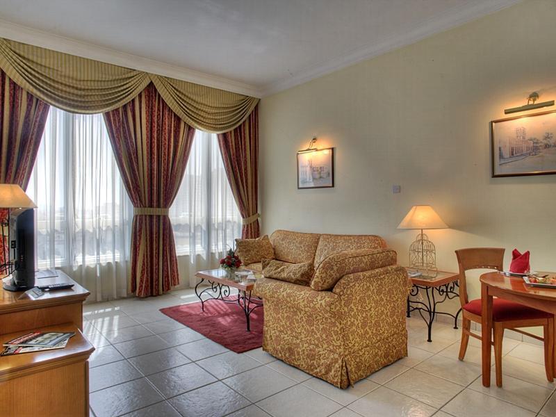 Al Diar Palm Hotel Apartments อาบูดาบี ภายนอก รูปภาพ