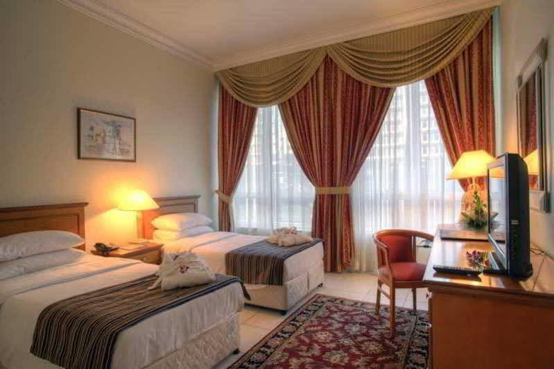 Al Diar Palm Hotel Apartments อาบูดาบี ภายนอก รูปภาพ